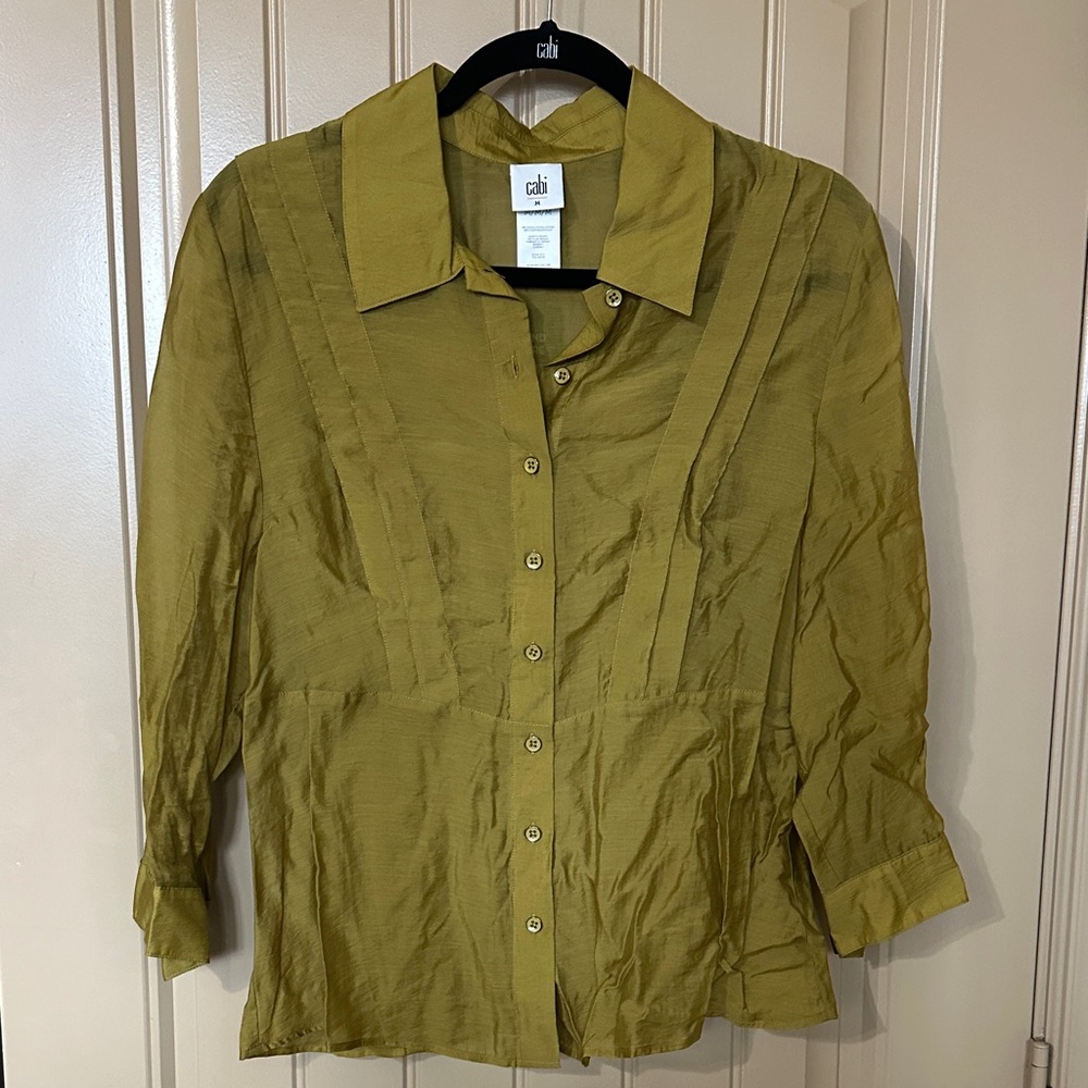 CAbi Olive Button Down Shirt Second Nature Portrait Blouse size M New!